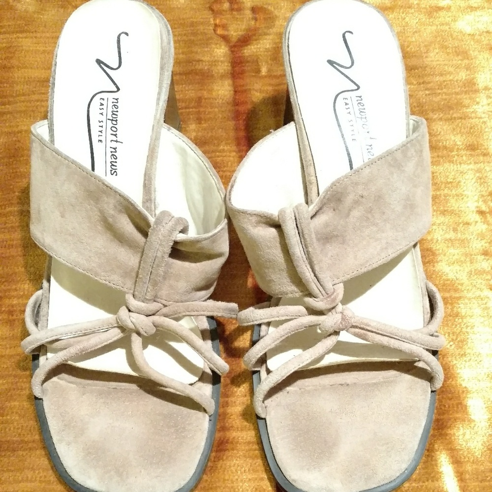 Fashionable suede sandals.